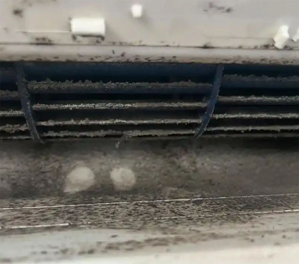 富县空调吹的风有股烧焦味是怎么回事